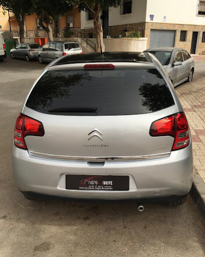 Foto Lavado a mano de coches y venta de neumáticos Overdrivedetailing