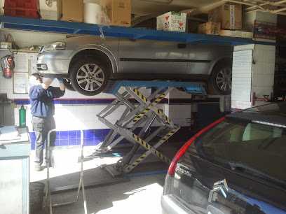 Foto Lavado y Engrase Herrero Mantenimiento del Automovil Aceites Filtros Frenos Amortiguadores ITV