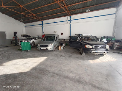 Foto AUTOSPA JAEN- expertos en limpieza y mecánica rápida en jaen