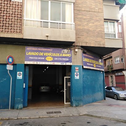 Foto Lavado De Vehículos A Mano