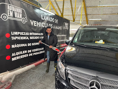 Foto Autolavado a mano y productos especiales