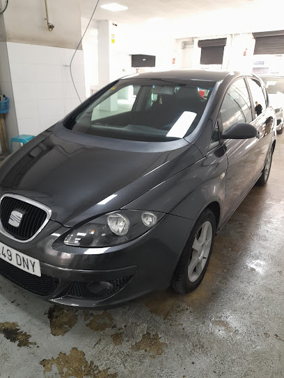 Foto Deluxe car wash