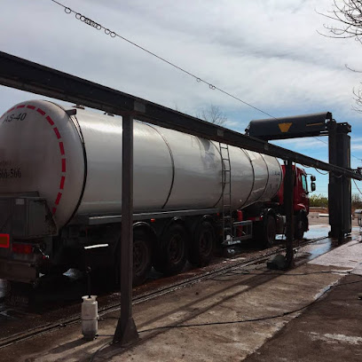 Foto Agro Gas Truck - Lavado de Camiones a Mano