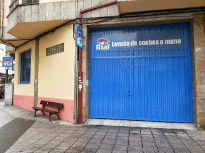 Foto Lavado de coches a mano "Rial"